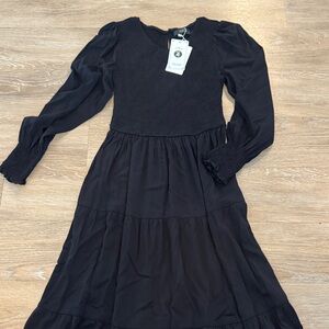 Elegant Black Dress with Ruching